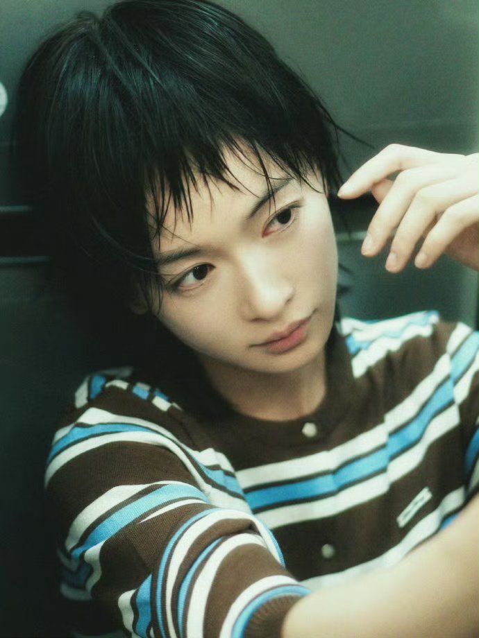 吴谨言短发演员脸就是可塑性强，短发少年感十足，长发又美又飒！！