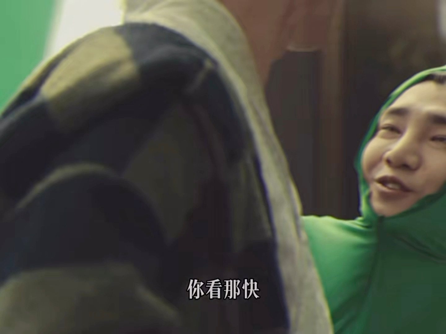 蒋龙新剧演高伟光的狗喜剧之王蒋龙演高伟光的狗 剧版喜剧之王太敢玩梗了！蒋龙蹲地变