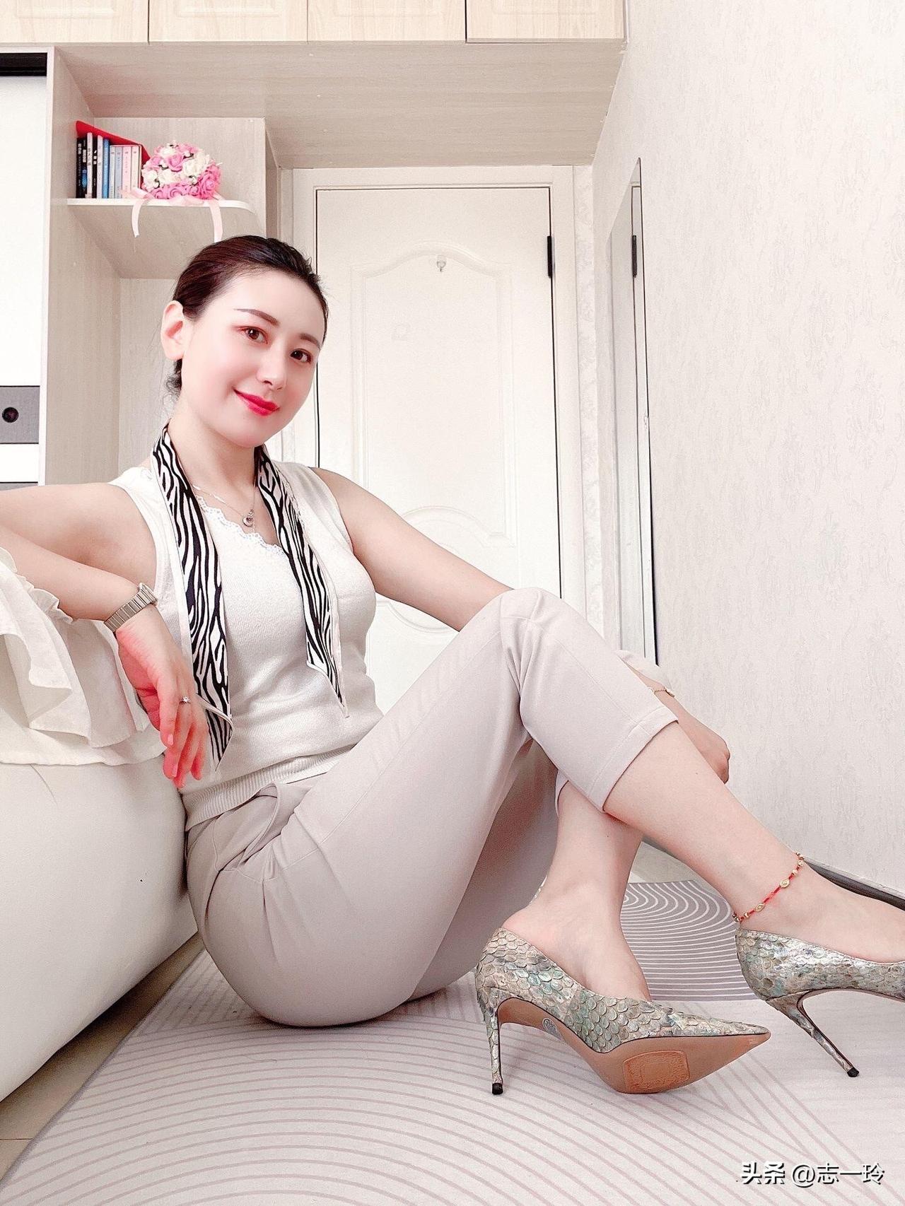 优雅气质穿搭，简约风范，时尚百搭！