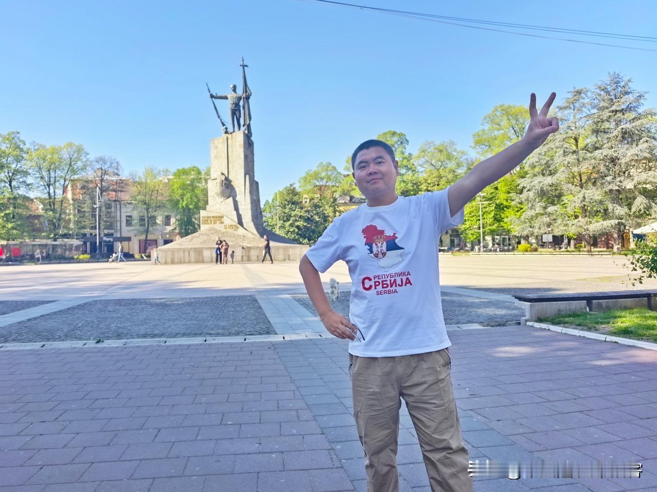 清晨，在克拉列沃，参观博物馆，门票只要100第纳尔，折合人民币约7块钱。但是，展