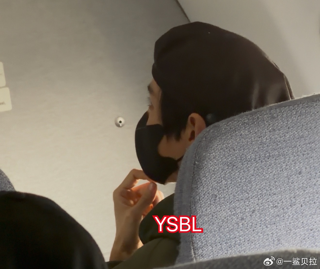 怎么办我看到这双手就想舔 