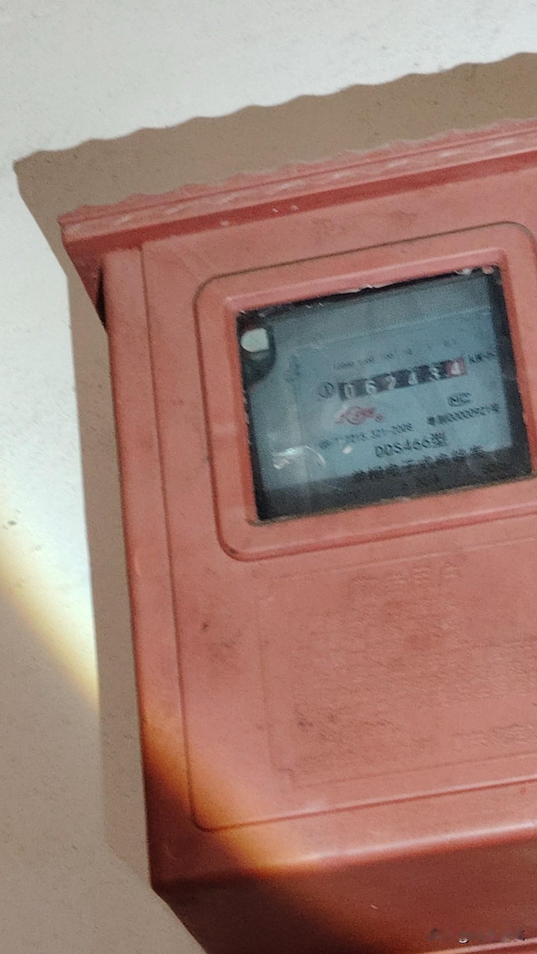 出租屋的小王又来找我了，因为上个月收房租的时候小王说他的电费有点多了，是不是电表