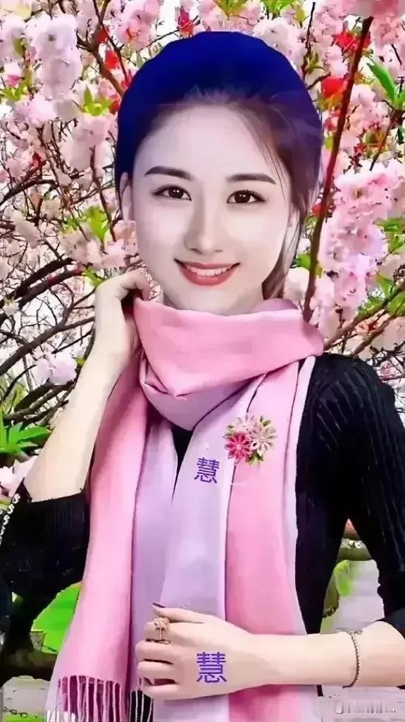 #上联，“冬去千山秀”诚邀下联#
#下联，春归万物苏。#
#横批，四季焕新[兔年