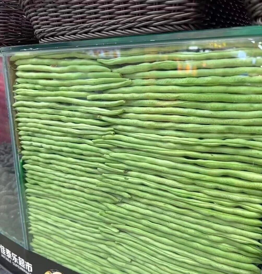 这是真的吗？黑吉辽的鱼受过特训？
不可思议，简直不可思议。

超市蔬菜摆放的如此