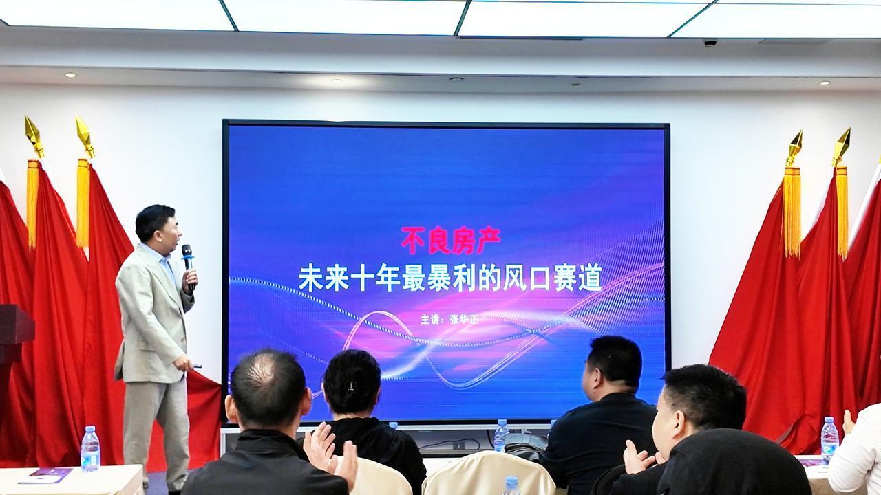 你们知道现在创业有多难吗？
上个月，我们最近从某个米行接了一笔债权，债务人是一对