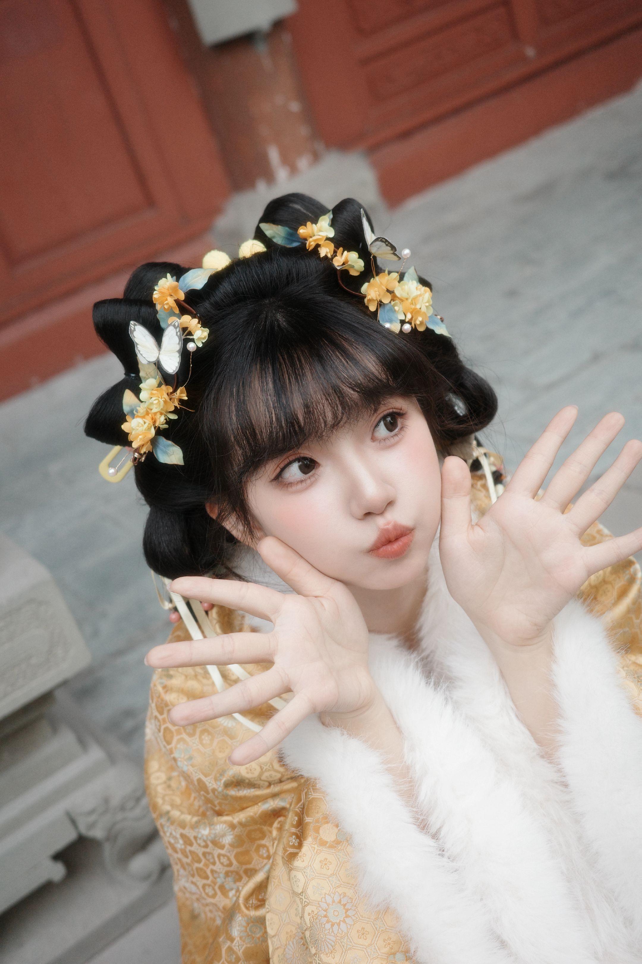 女儿心如流水 起伏而迂回。摄影老师拿理光按了几张 意外的好好看～