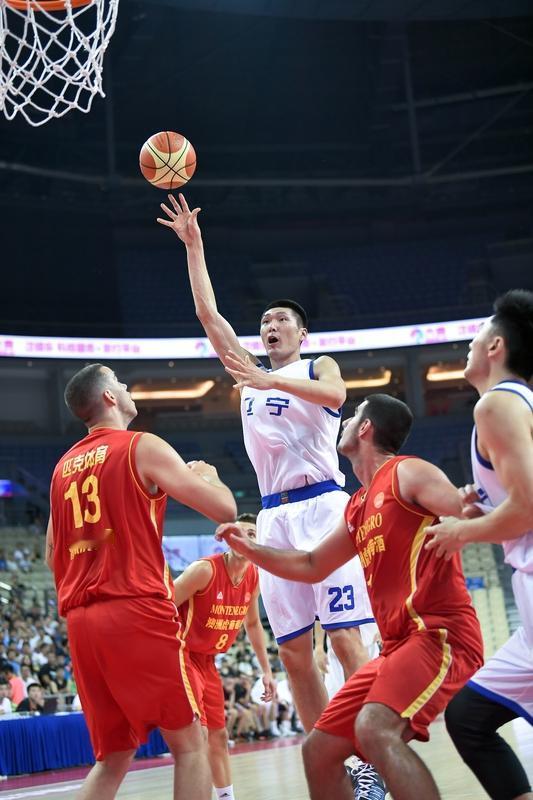 付豪在辽宁男篮表现可圈可点。12月17日对北京的比赛，他26分钟内9投7中，两分