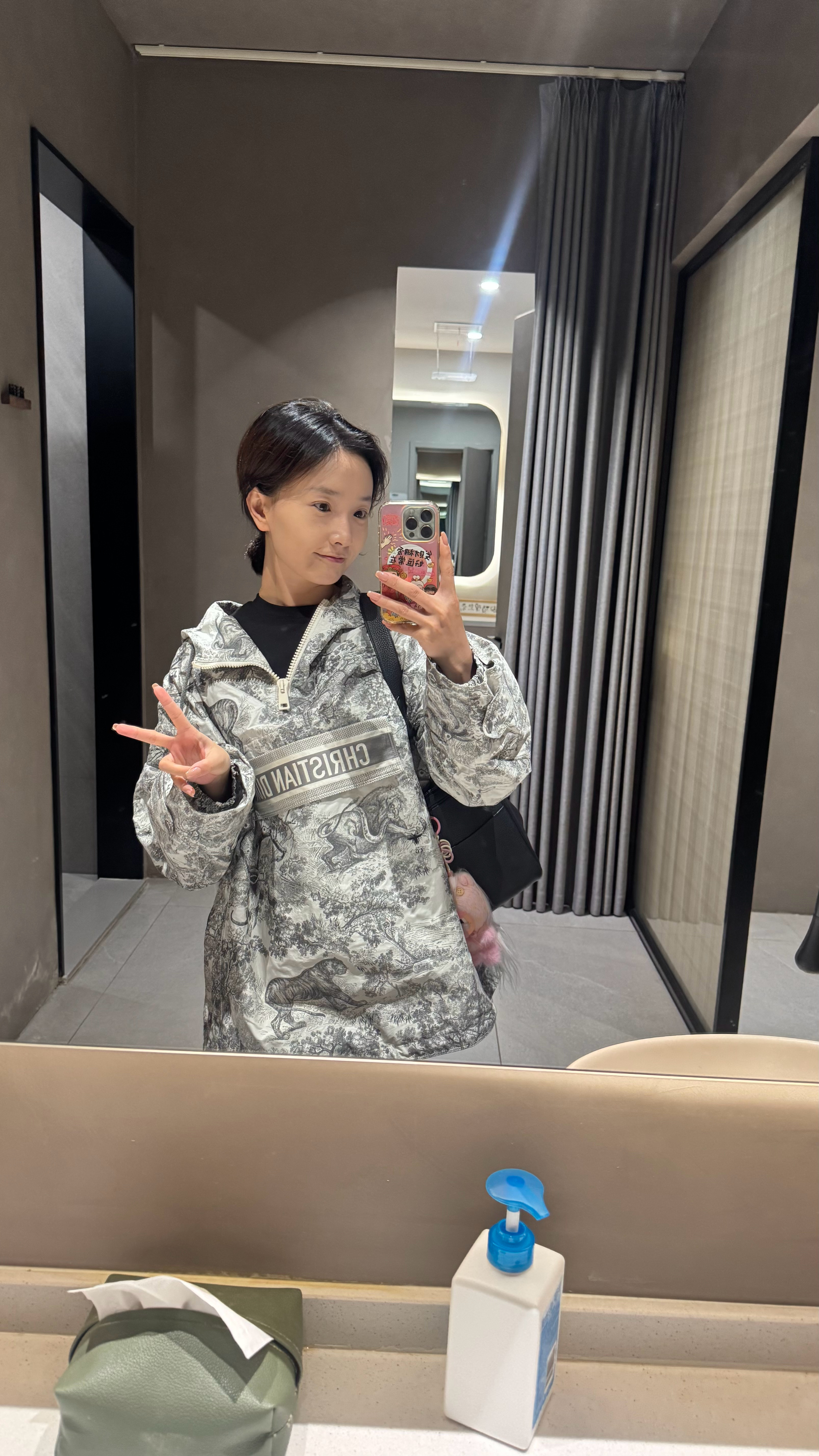 滴，普拉提卡果然一个月没练被狠狠虐了，拉伸拉到浑身都在抖[泪奔] ​​​