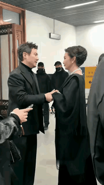 当你出名了，圈子自然就跟着变了