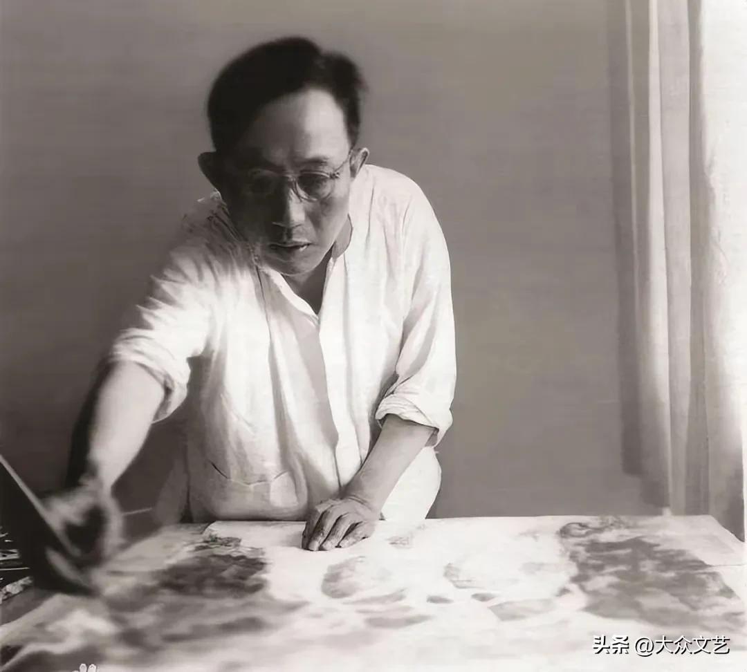 王健林收藏《盘龙虎踞》：1992 年，王健林想收藏傅抱石的作品《盘龙虎踞》，对方
