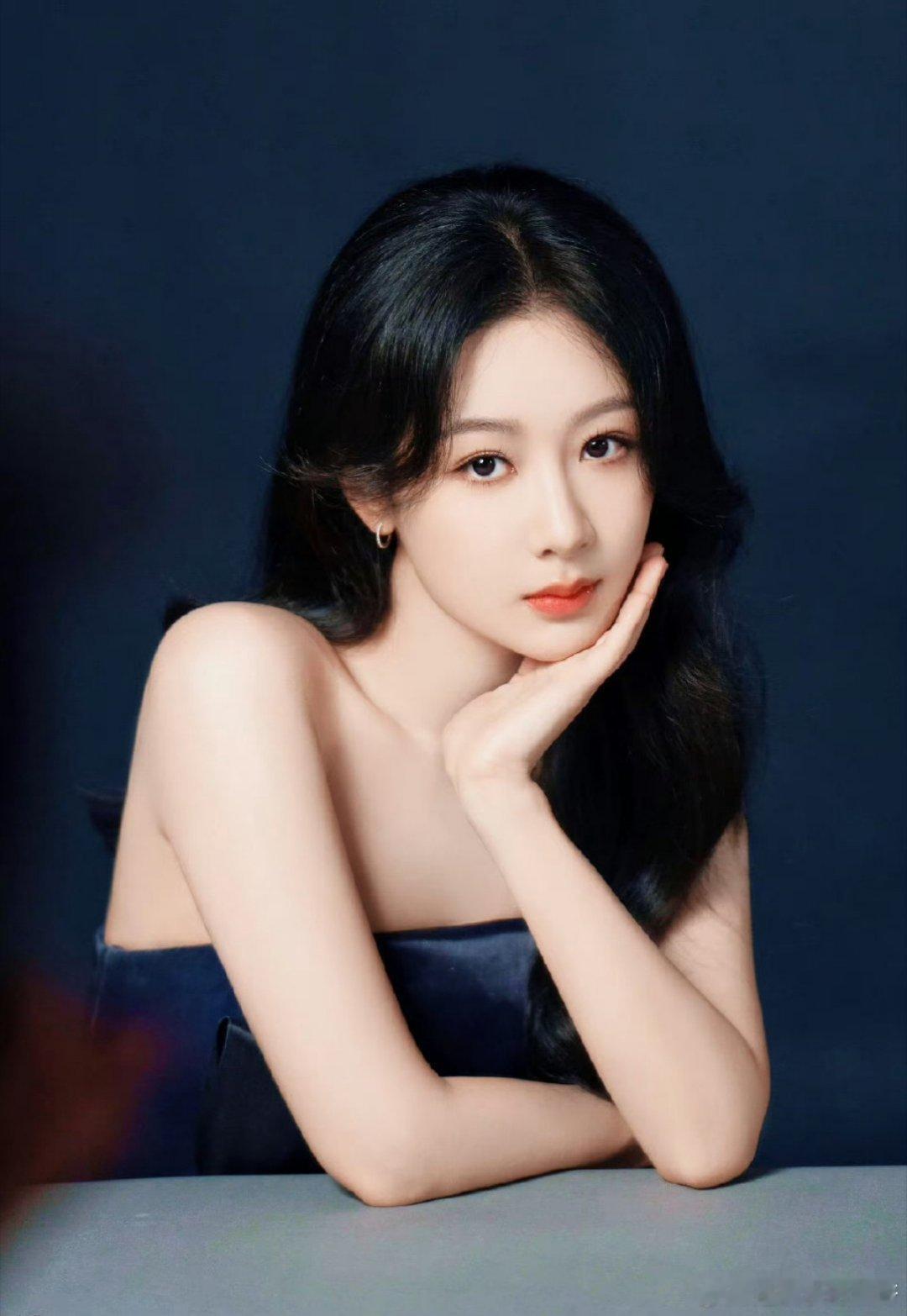 家业yz 杨紫家业yz杨紫李祯“夏季风景如画，画中的你风度翩翩”𝒮𝓊𝓂𝓂