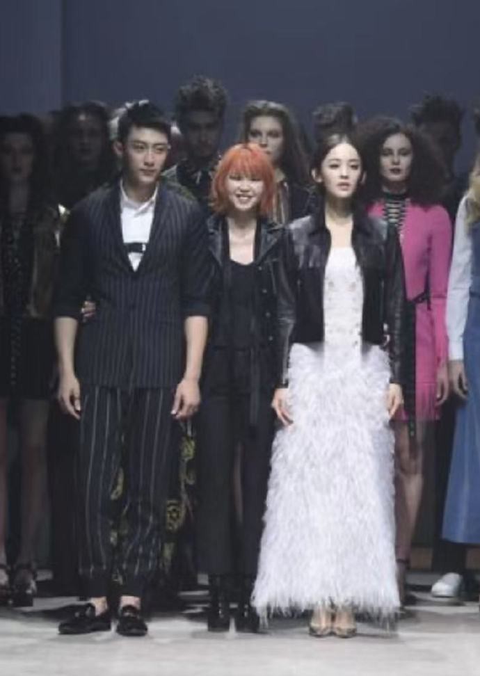 2016年娜扎和黄景瑜同台过 