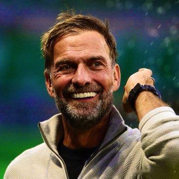 克洛普、马库斯·克勒舍、萨米·赫迪拉、安德烈亚斯·雷蒂希（德国足协）以及马克·伦