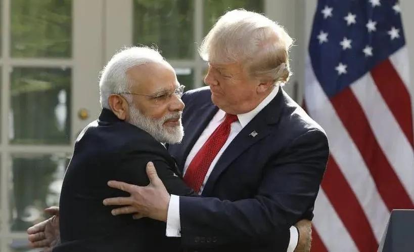 为了能源和军工的需求，印度又尽力和俄罗斯保持良好关系。这是美国不希望看到的，因为