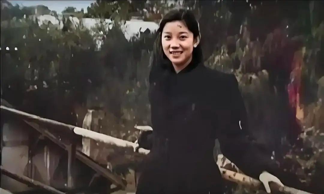 刘思齐早在七八岁时就认识了毛主席，后来还成为了毛岸英的夫人。

很多人都以为，刘