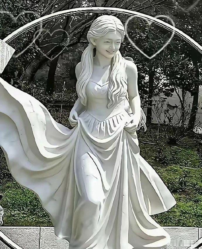 网友们拍的大s雕像 这也是她最美的样子 
