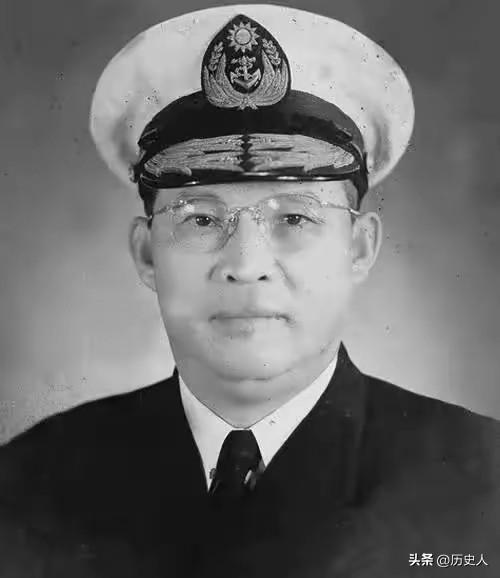 1949年敌军留满地废铁嘲讽：你们建不了海军！如今中国航母舰队威震四海
 
19