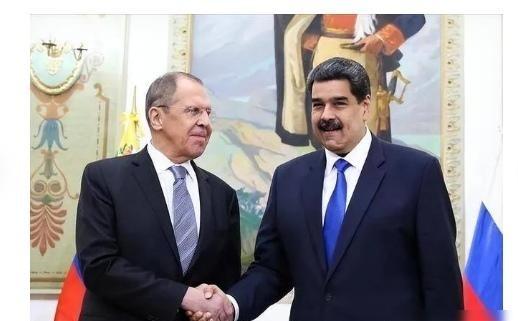 美国现在终于感觉到不对劲了，他们现在有一个疑惑，为什么美国抓 马杜罗 的时候中国