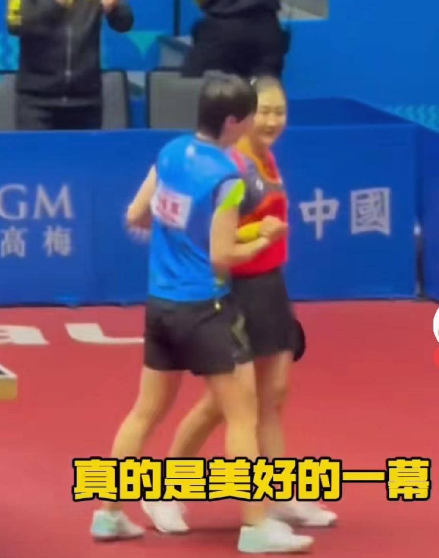 曼昱大梦赛后这一幕太美好了[比心][比心]
昨晚，半决赛曼昱大梦高手对决，曼昱4