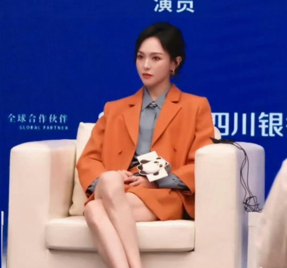 唐嫣金熊猫盛典生图路透，好正的汪小姐[求关注][求关注] ​​​