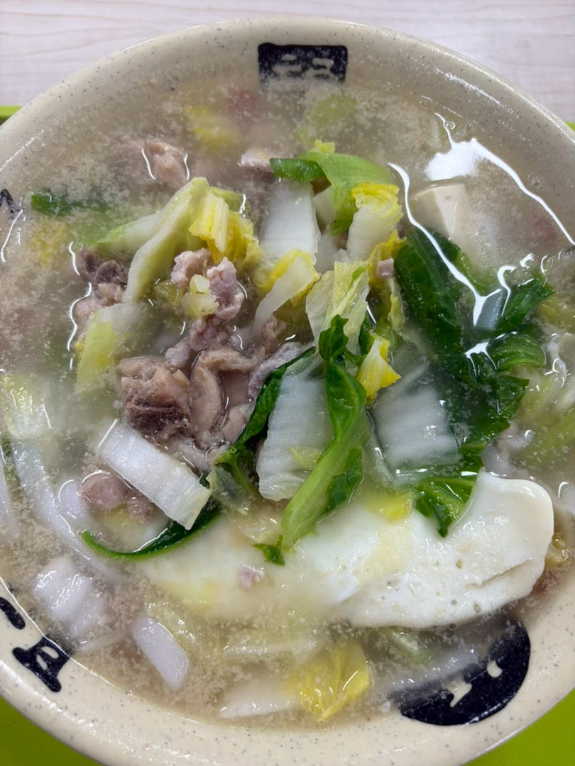 早上吃的是一个鸡蛋中午吃潮汕水煮 自己调了一个料生理期来了 三明治计划暂停 