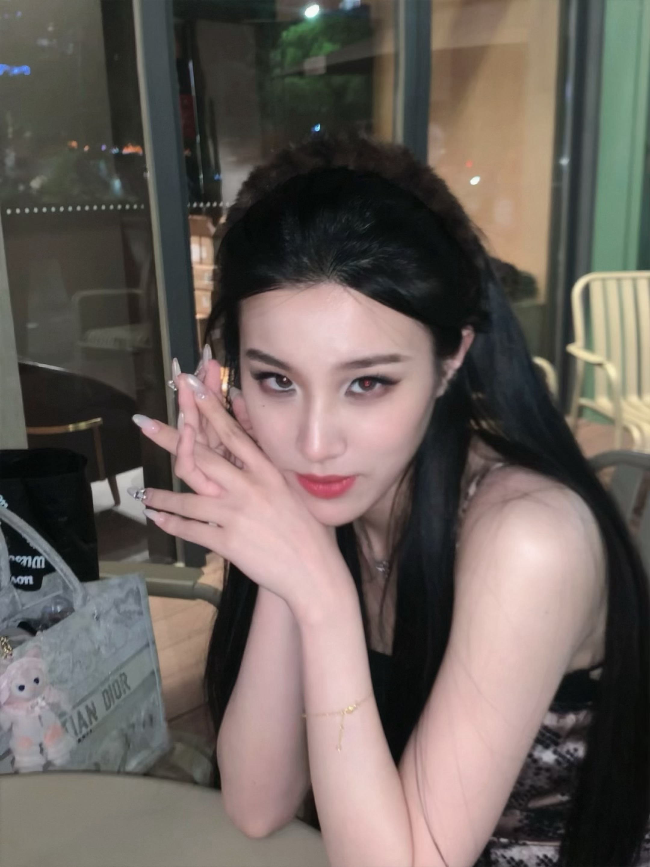 好喜欢这个妆  ​​​