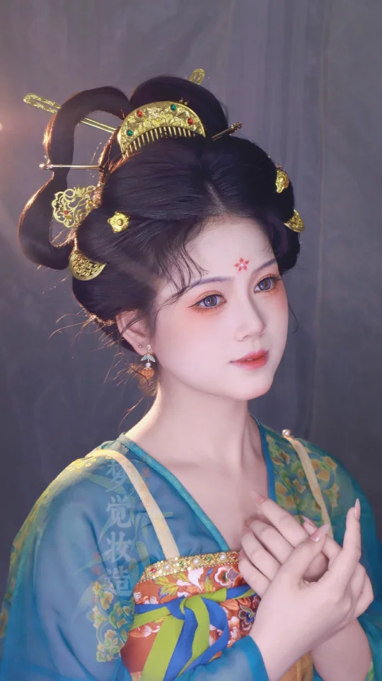 子夜归田曦薇妆造