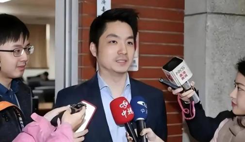 台湾政坛恐怕要大地震了！岛内流传一个几乎板上钉钉的预判：只要蒋万安2026年底顺
