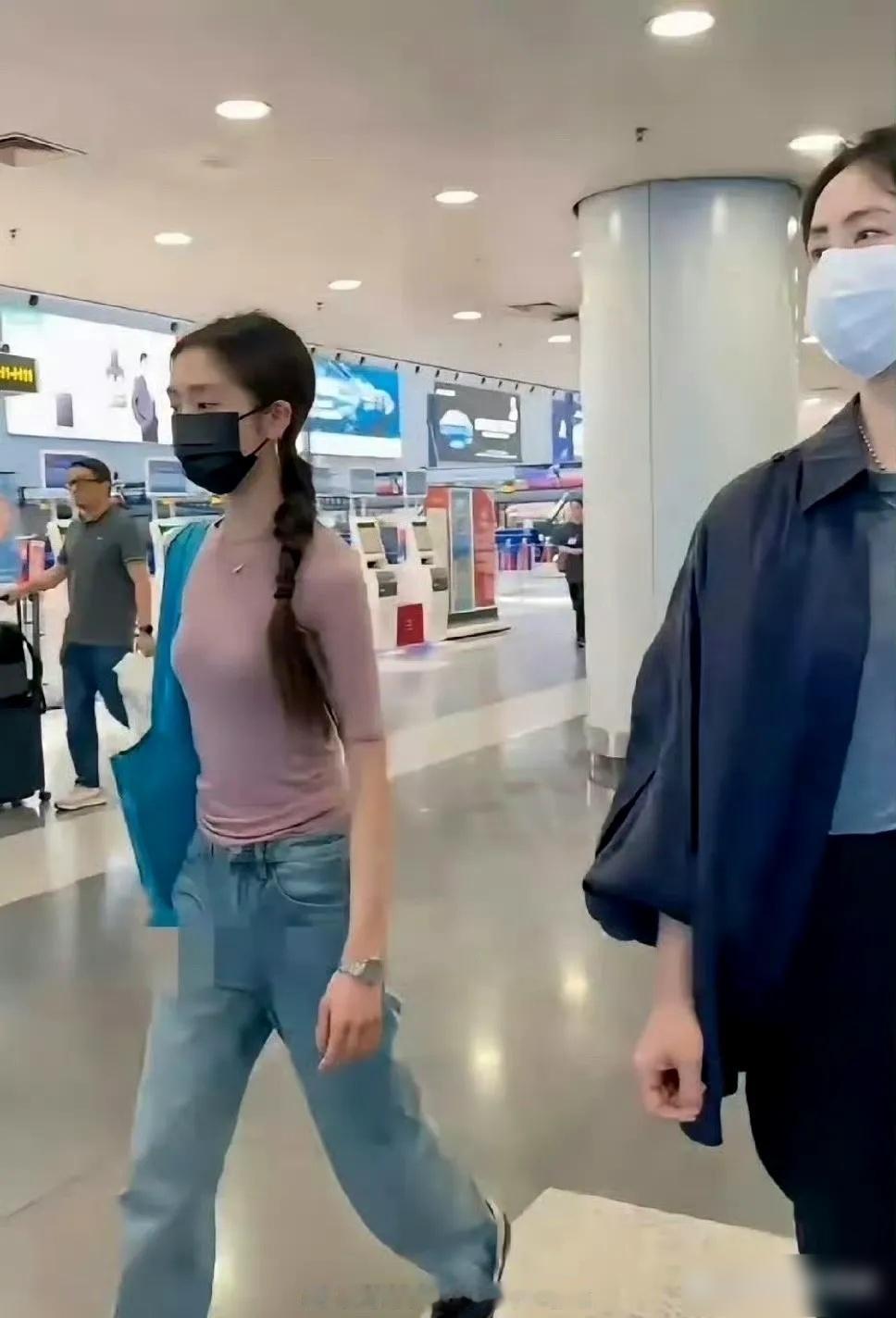 黄多多这体态真好，这臂展，腕线都过档了，适合练舞吧 