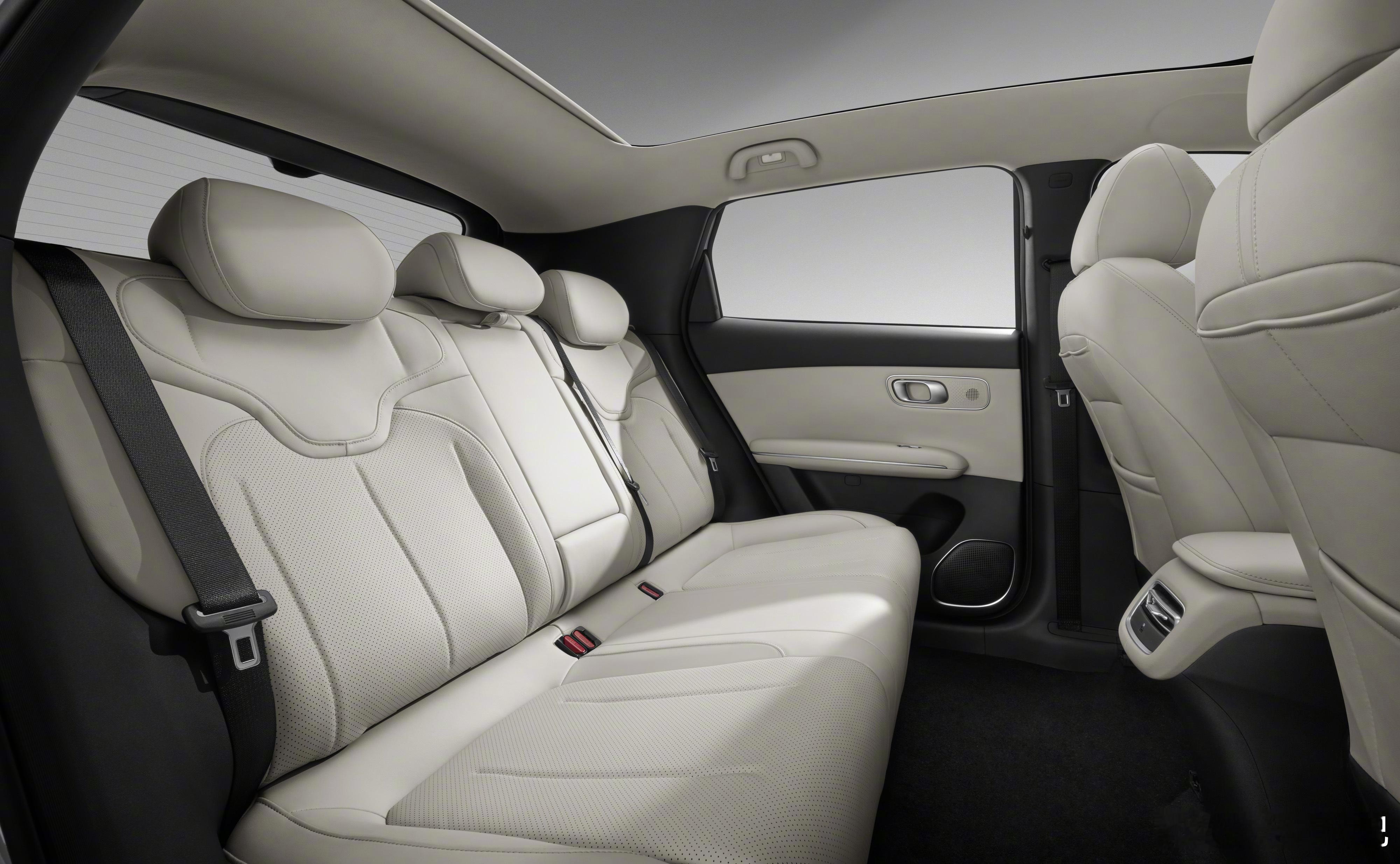 长安启源全新 Q05 和天猫合作啦～以后上天猫买车新的 Q05 带有激光雷达，有