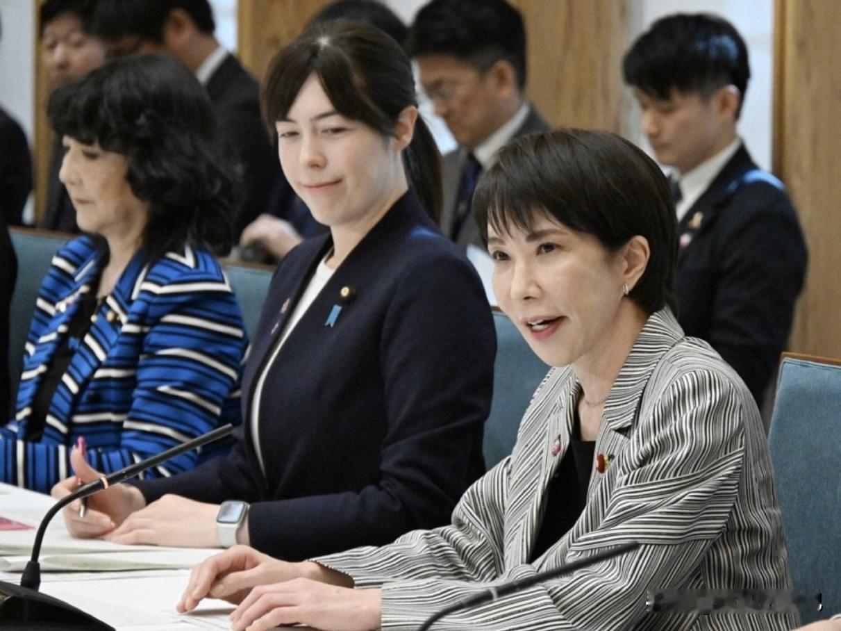 日本经济安全部长小野田纪美表示，为了构建不依赖特定国家的稳定供应链，将会启动南鸟