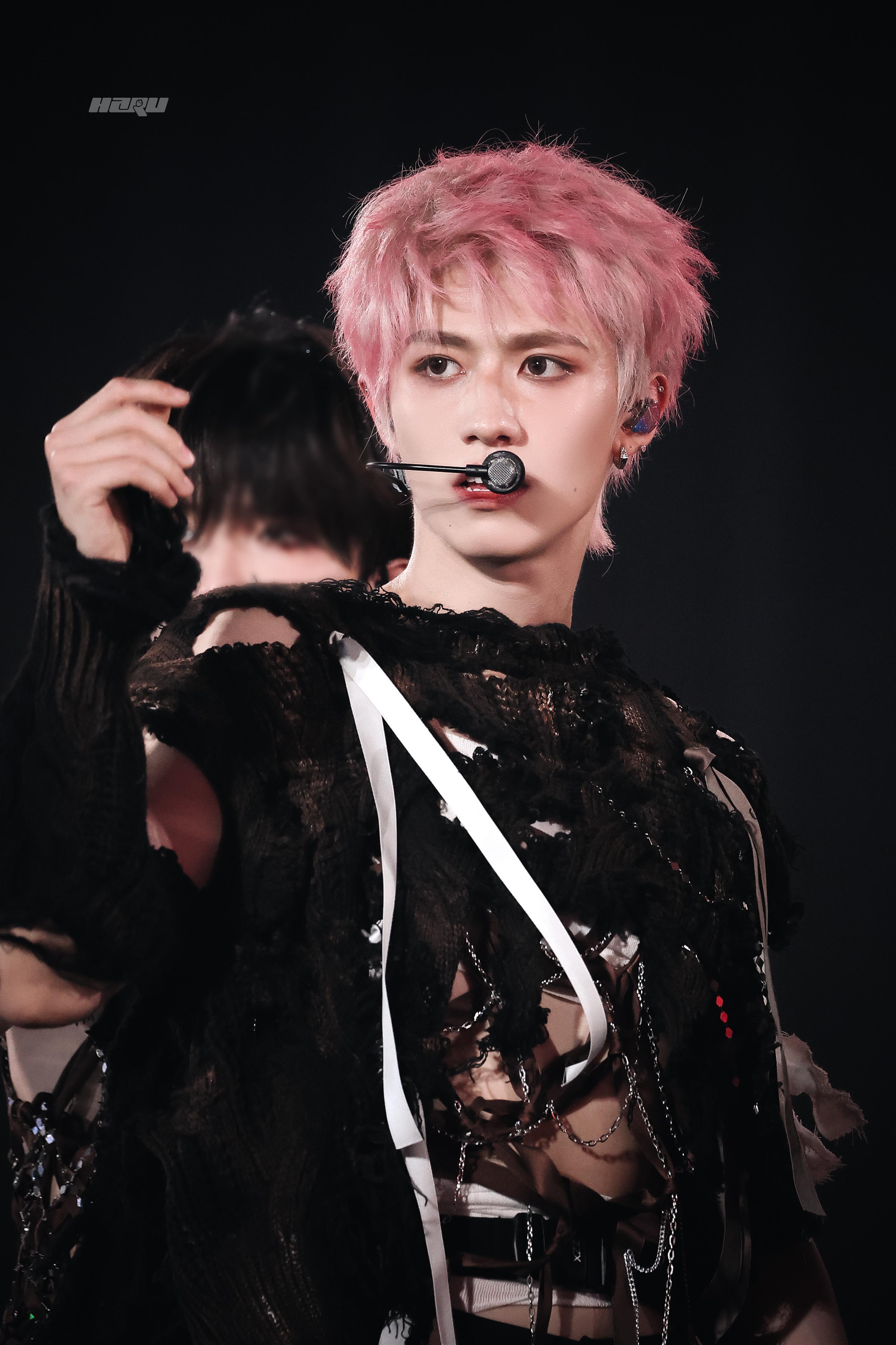 朱志鑫美成啥了星光入眸 漾开了一张很有冲击力的脸💥 