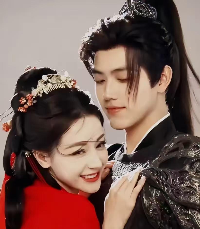 热巴都带不动的剧，到底输在哪？
 
《白日提灯》一上线，我就抱着热巴+古装大女主