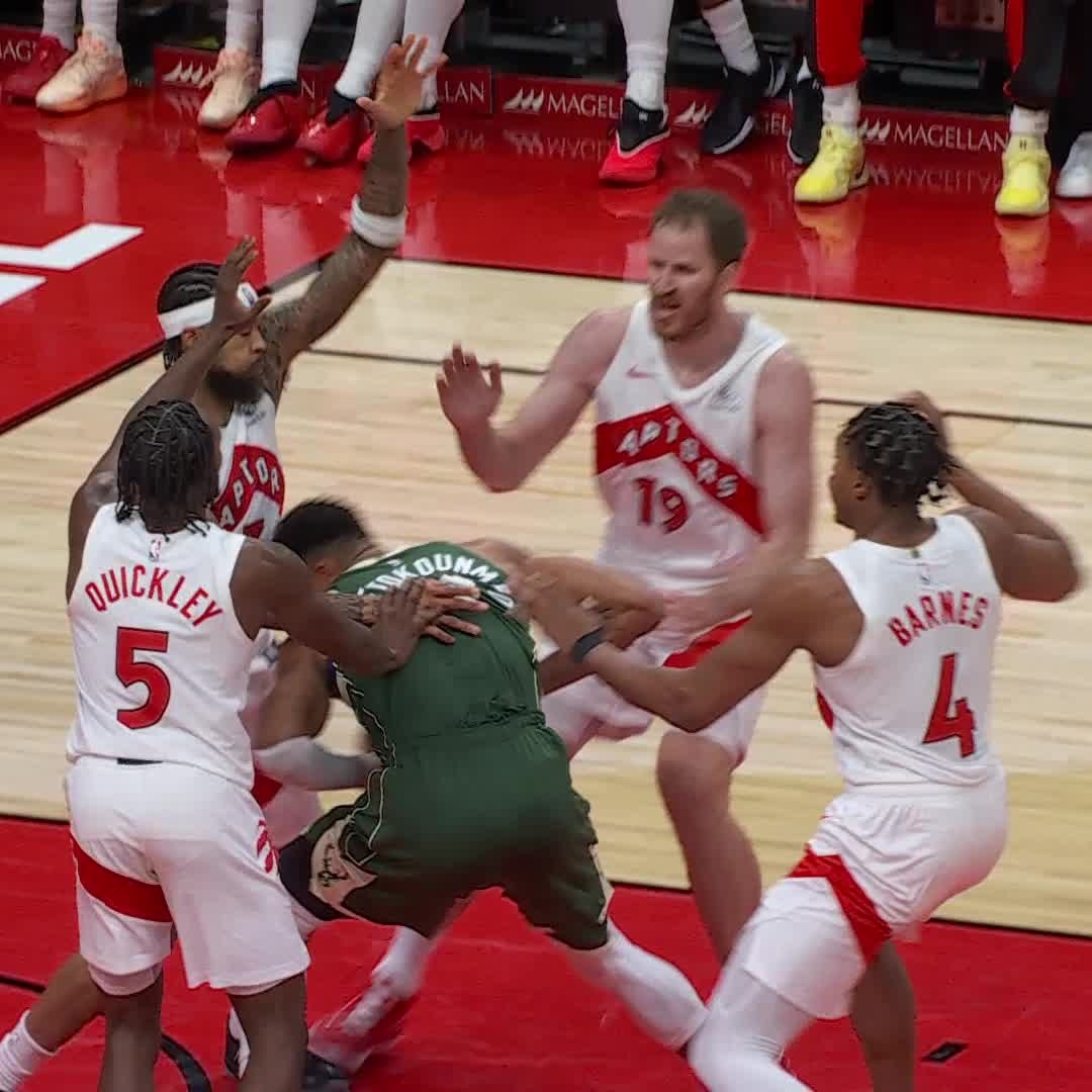 字母哥 其实你明年夏天后不用这么累的  [喵喵] ​​​