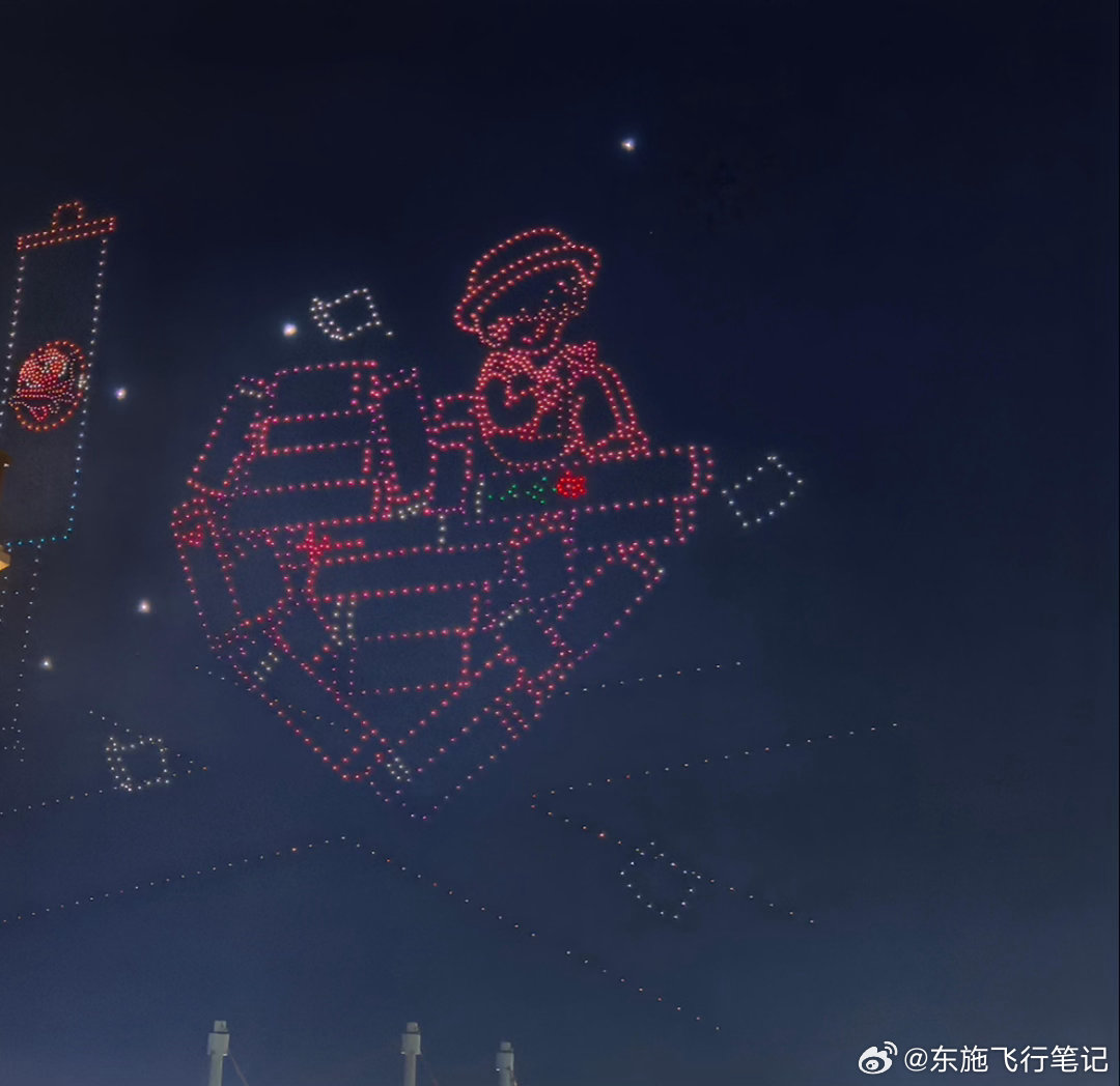 周深台州演唱会烟花秀让小圆满具像化周深烟花秀让小圆满具像化当烟花在夜空盛开，周深