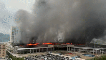 4月14日早上，深圳比亚迪总部发生火灾！
索性没有人员伤亡……