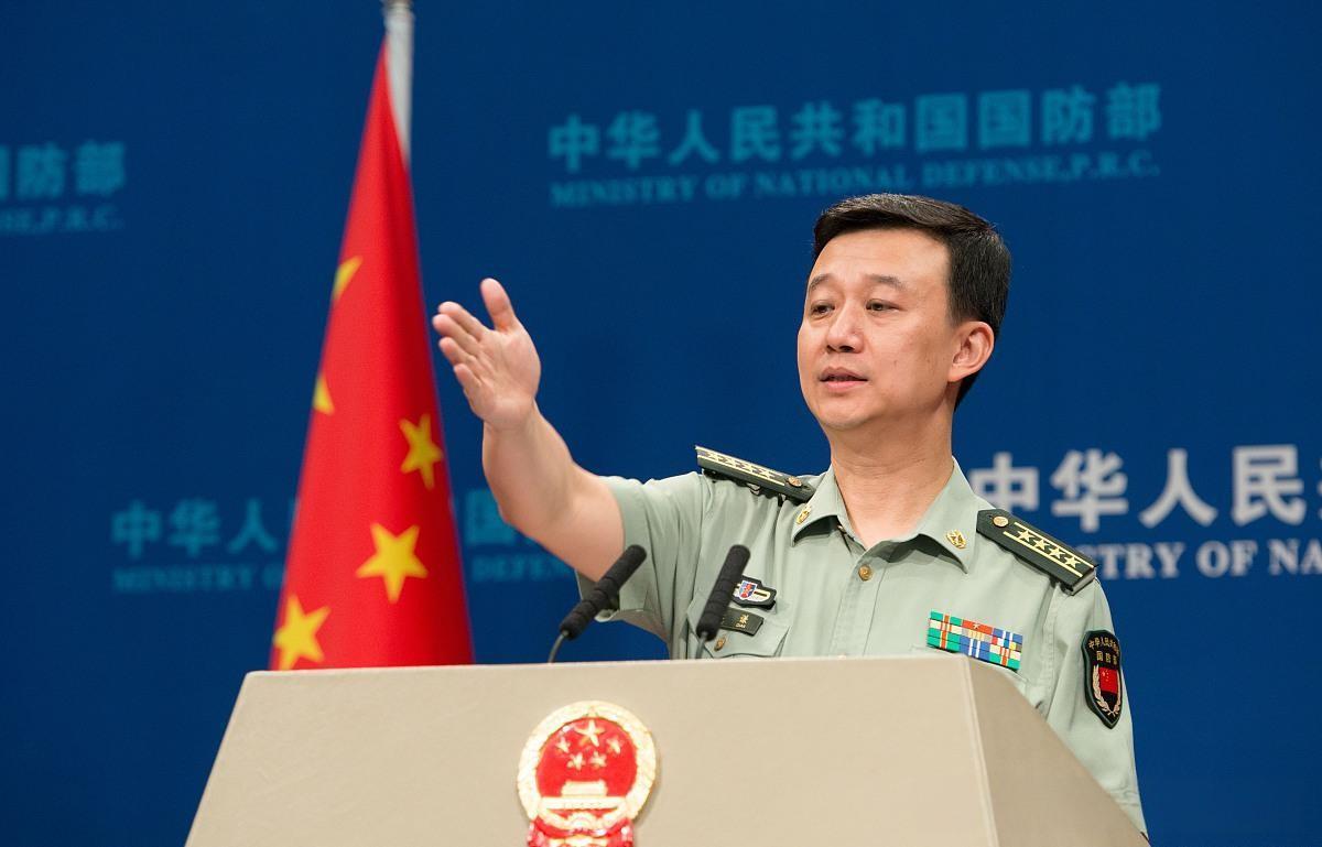 就在国防部发布宣传片《时刻准备着》的前一天，也就是除夕当天，美日两国正在冲绳及周