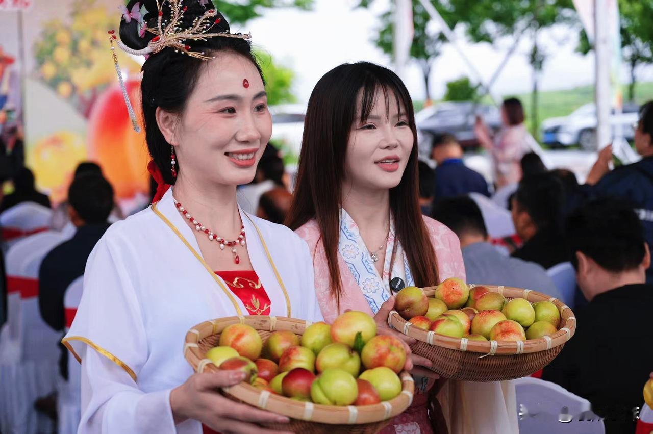 终于揭秘！为什么全国只有枣阳的桃子，敢叫「皇桃」🍑

文/襄阳小沫

清早随同