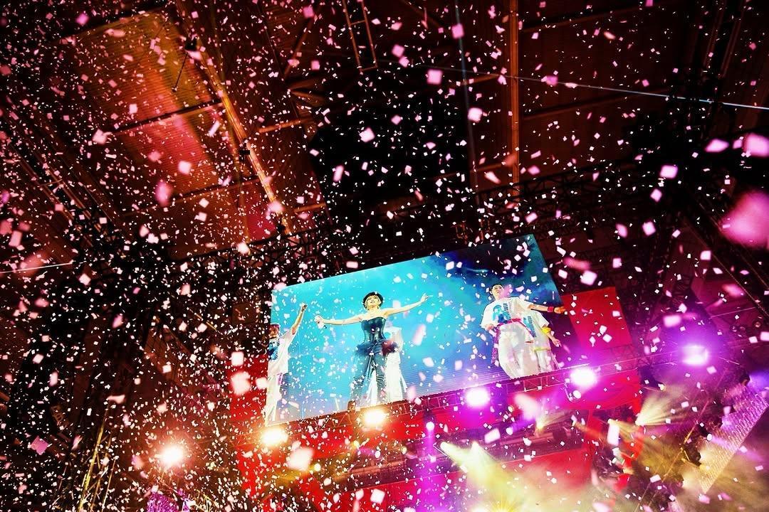 11月30日，滨崎步在社交平台发布了没有观众的演唱会的照片。

尽管演唱会被取消