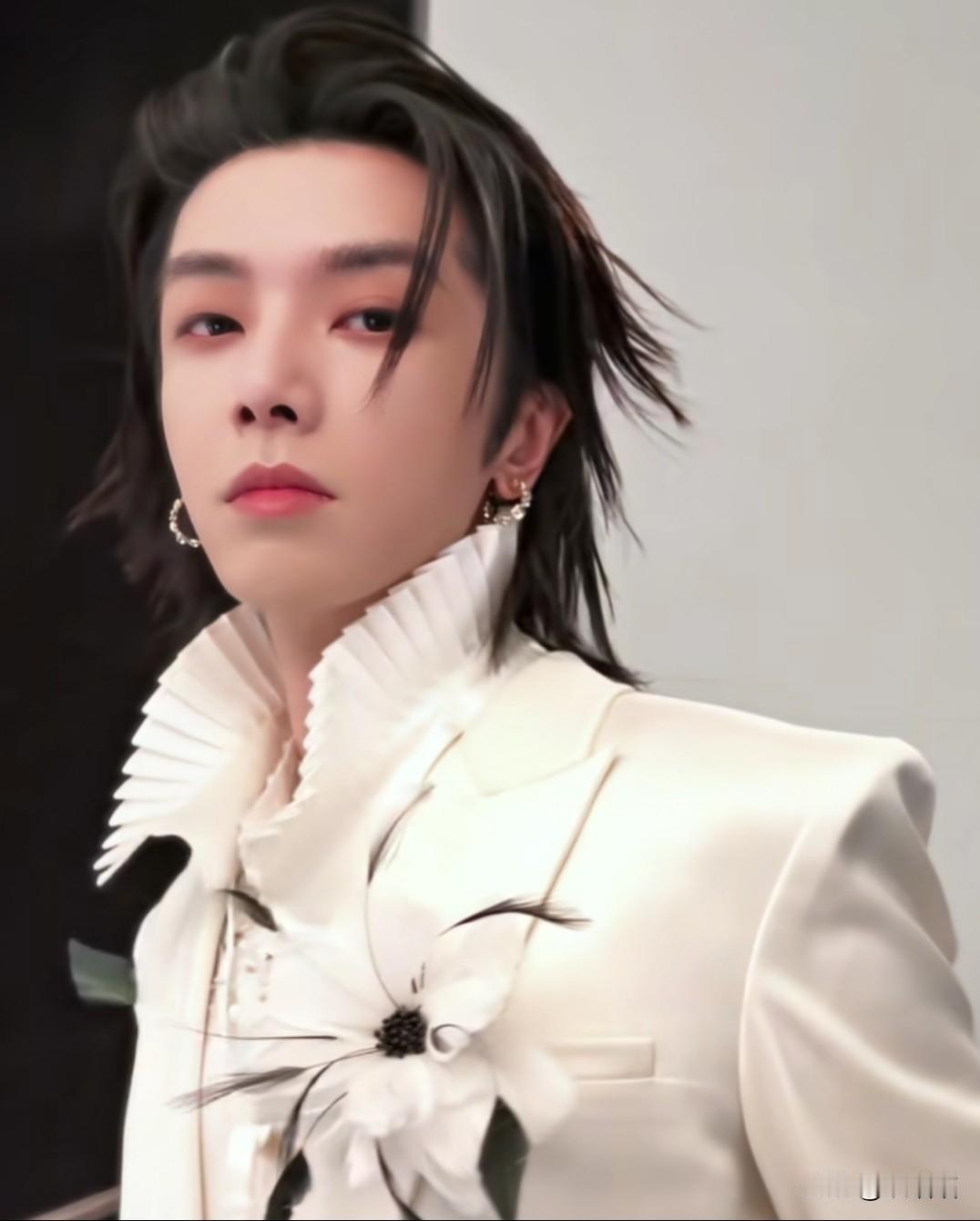 华晨宇抚仙湖演唱会强制拆除！


他为了抚仙湖2.0火星演唱会，巨资15亿买地搭