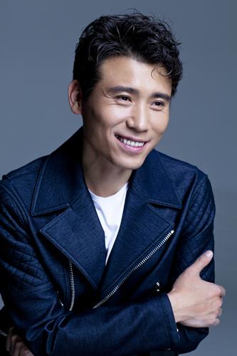 当年李乃文结婚后，老婆黄曼让他把钱全部上交，李乃文照做，可有次黄曼打扫卫生时，却