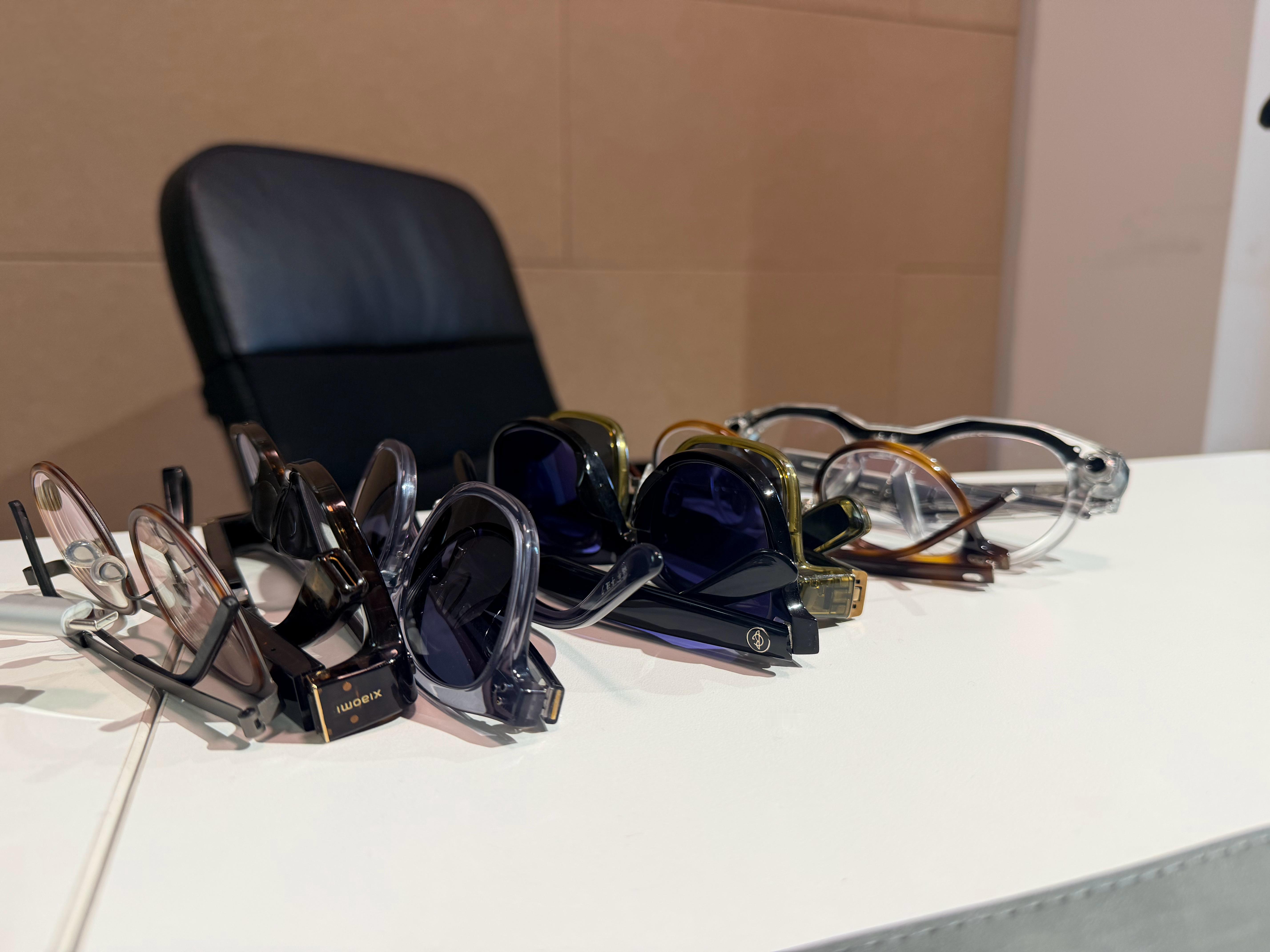 屏蔽外界噪音，努力在红海里尝试打磨好作品。今年我们的目标很简单：多挣一点钱，让团