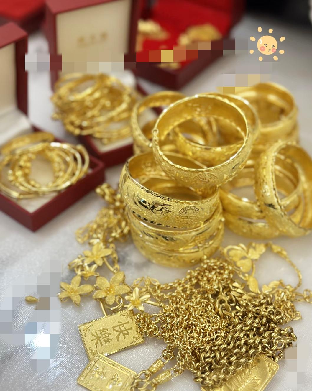 一觉醒来，
这两天卖黄金的人傻眼了！
但说真的，前几天还慌着割肉的人，现在指定肠