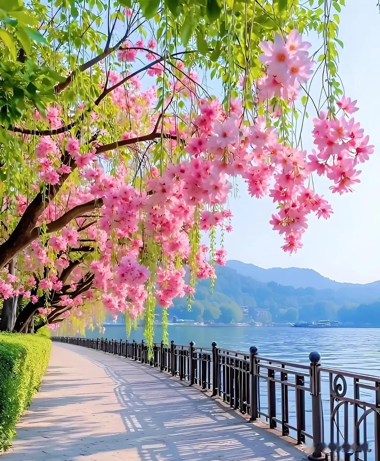 一位性专家说了大实话：
“性生活在婚姻当中，真的很关键。为什么那么多人出去找？说