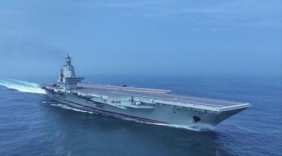 全世界公认的军事实力第一是美国，俄罗斯第二，中国第三，不过经过93阅兵和福建舰弹