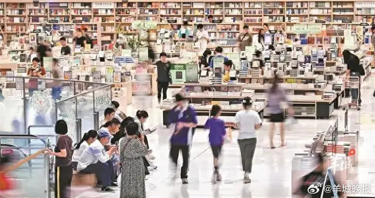 【从城市商圈到乡村书屋，广东以书香绘就全域文化惠民新图景 | 一线观察】#202