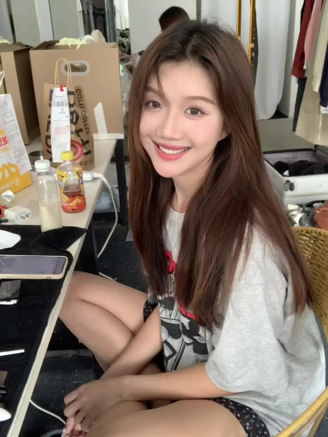 抽一个美女替我上班 我替她去玩