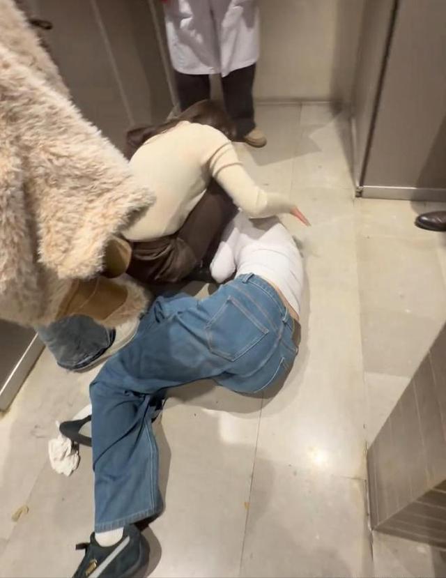 浙江杭州宝妈产后18天血泪捉奸实录：月子期丈夫偷情火锅店，原配跟踪气晕商场，全网