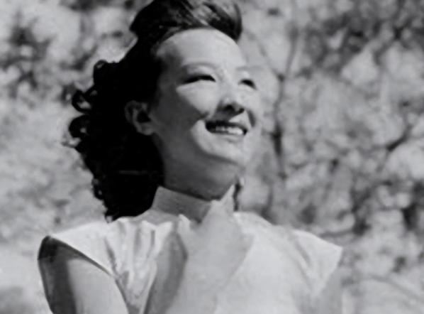 1996年，蒋纬国的原配妻子石静宜去世40年，蒋氏败落，她的真实死因才被一位美国