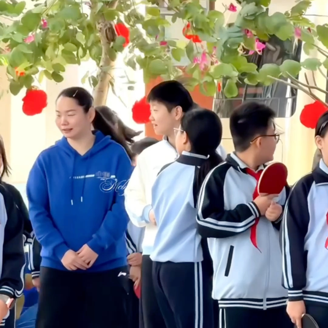 风吹起你的头发～ 